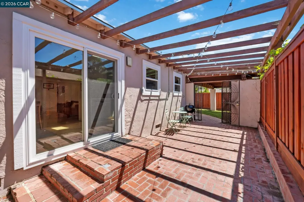 2420 Doidge Avenue Pinole CA 94564