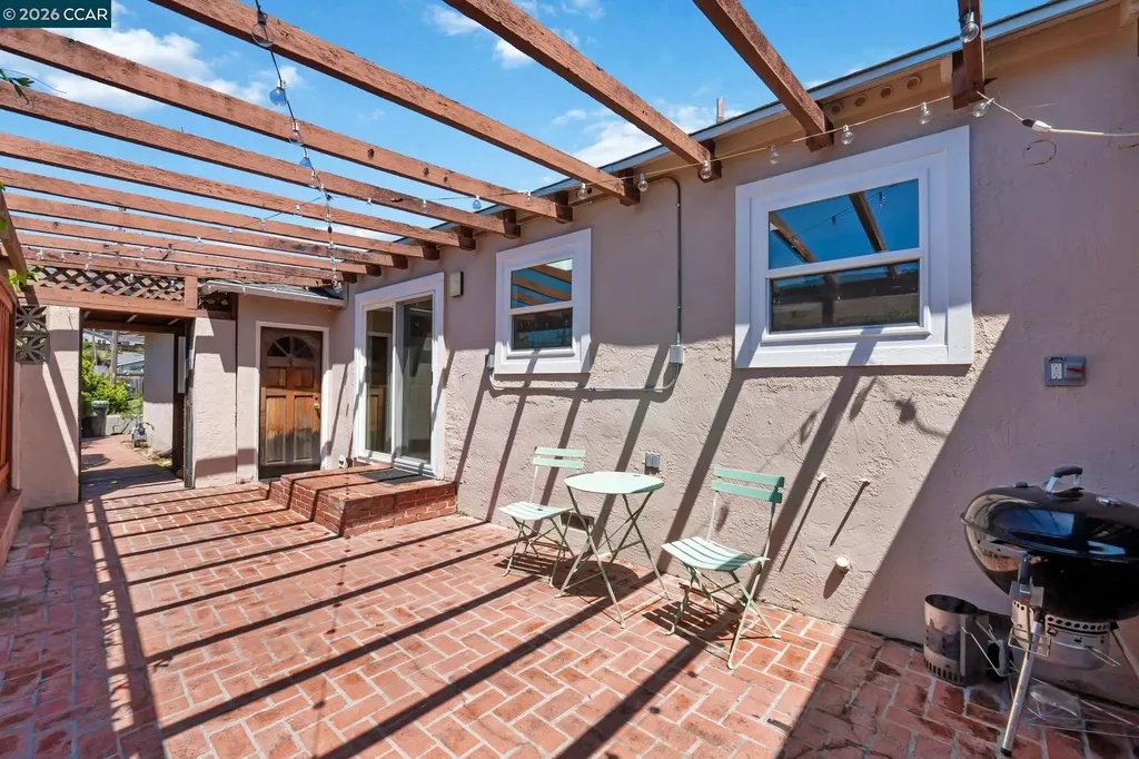 2420 Doidge Avenue Pinole CA 94564