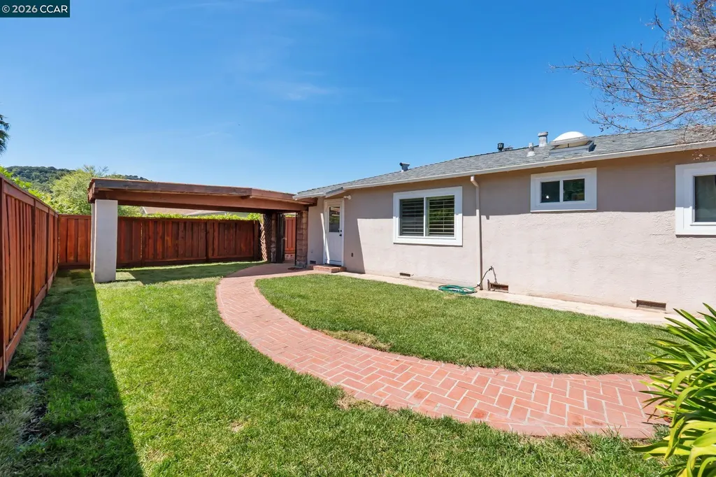 2420 Doidge Avenue Pinole CA 94564