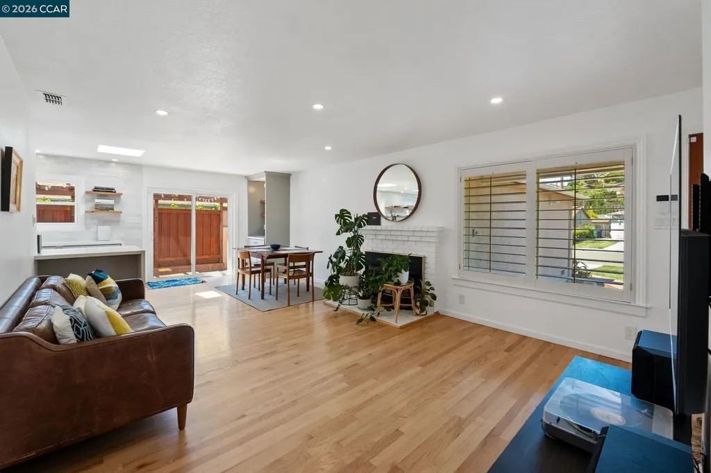 2420 Doidge Avenue Pinole CA 94564