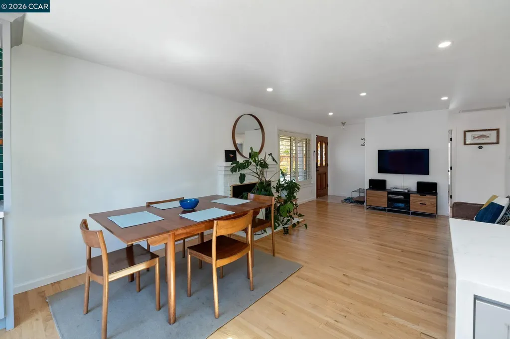 2420 Doidge Avenue Pinole CA 94564
