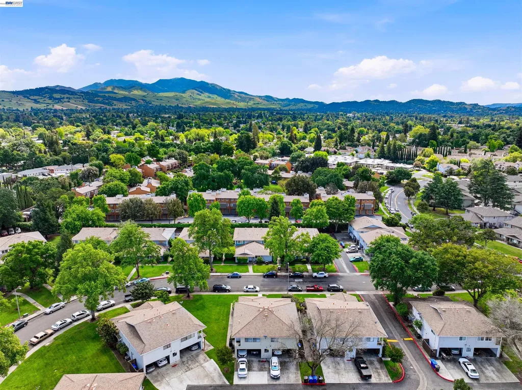 1494 Del Rio Circle Concord CA 94518
