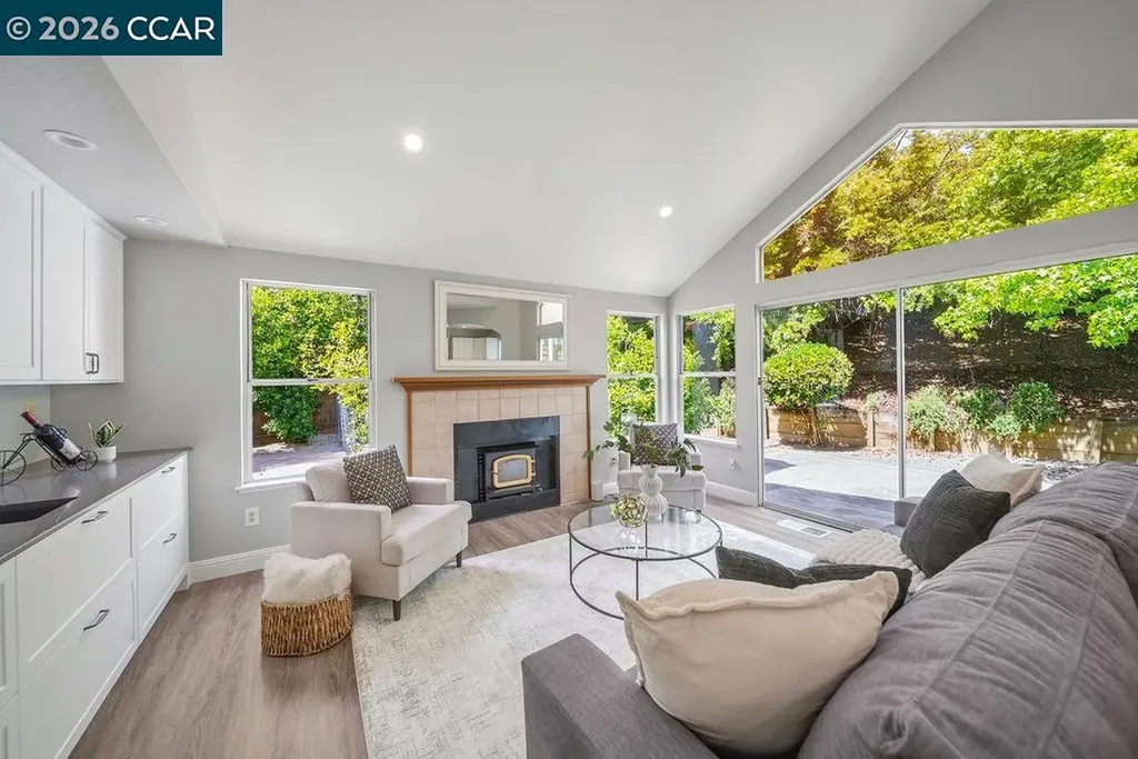 55 La Honda Court Clayton CA 94517