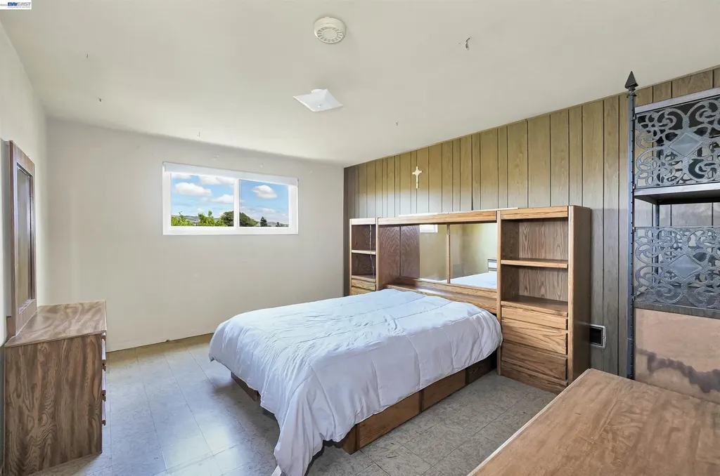 26462 Stanwood Avenue Hayward CA 94544