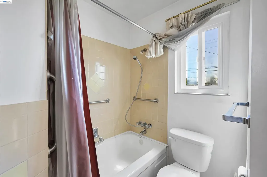 26462 Stanwood Avenue Hayward CA 94544