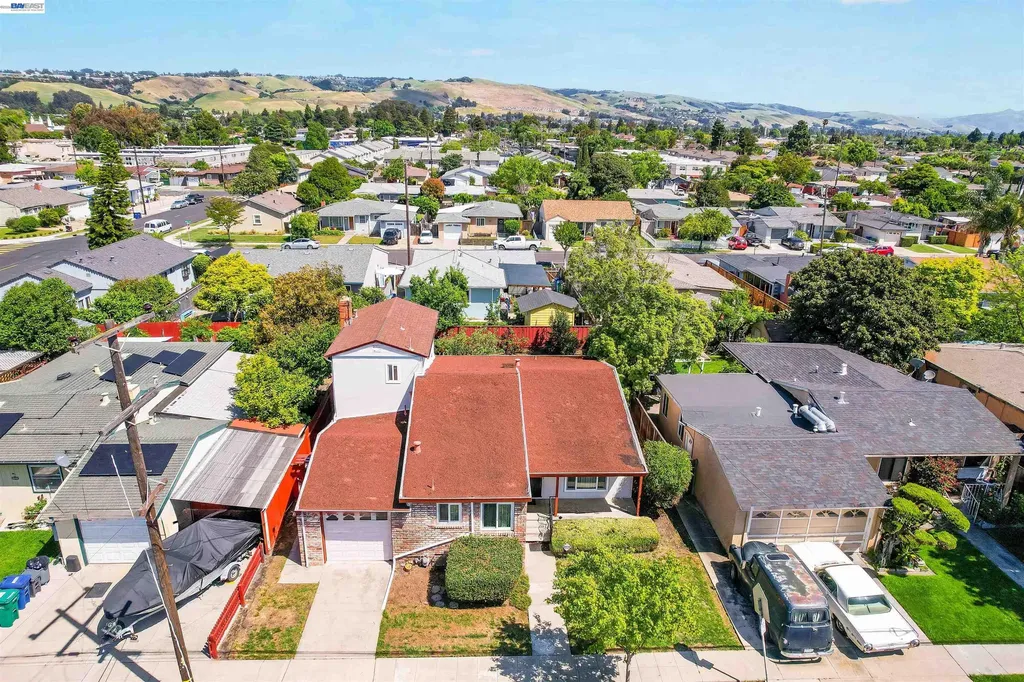26462 Stanwood Avenue Hayward CA 94544