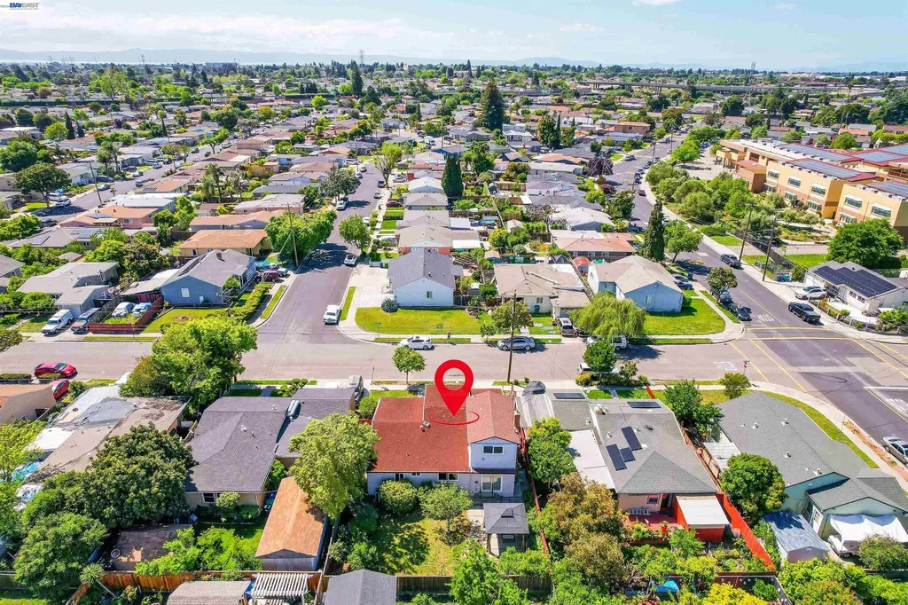 26462 Stanwood Avenue Hayward CA 94544
