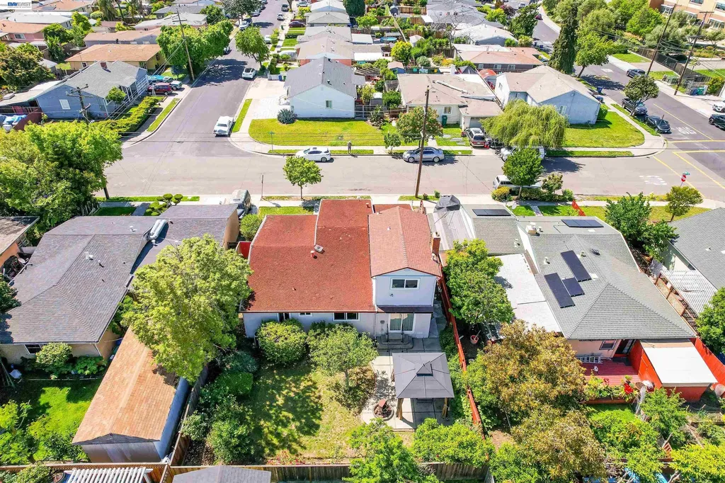 26462 Stanwood Avenue Hayward CA 94544