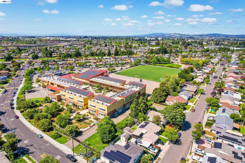 26462 Stanwood Avenue Hayward CA 94544