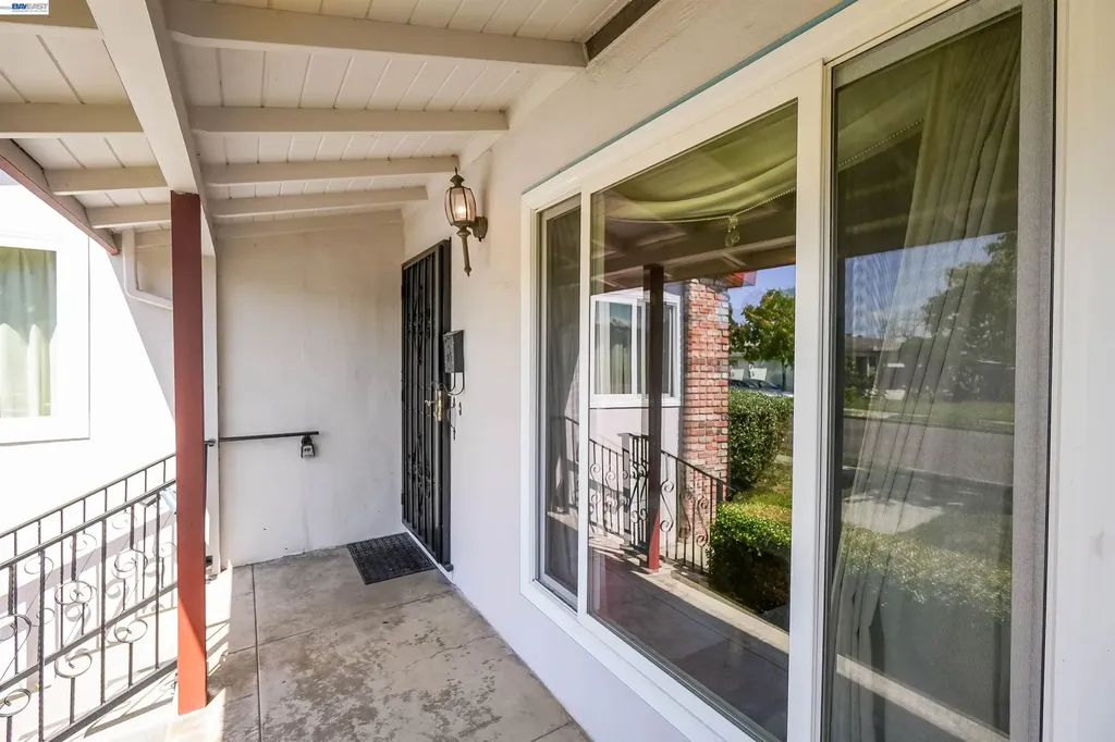 26462 Stanwood Avenue Hayward CA 94544