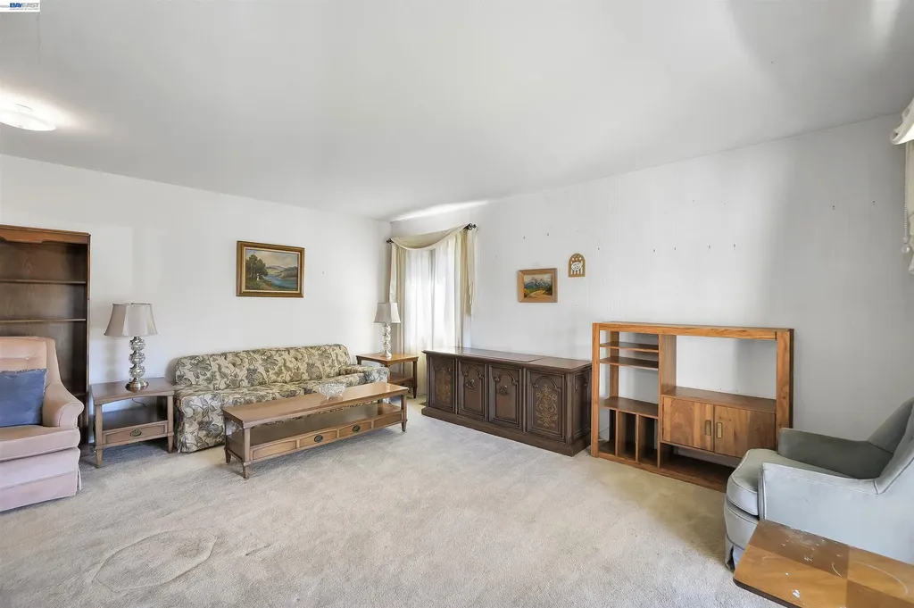 26462 Stanwood Avenue Hayward CA 94544