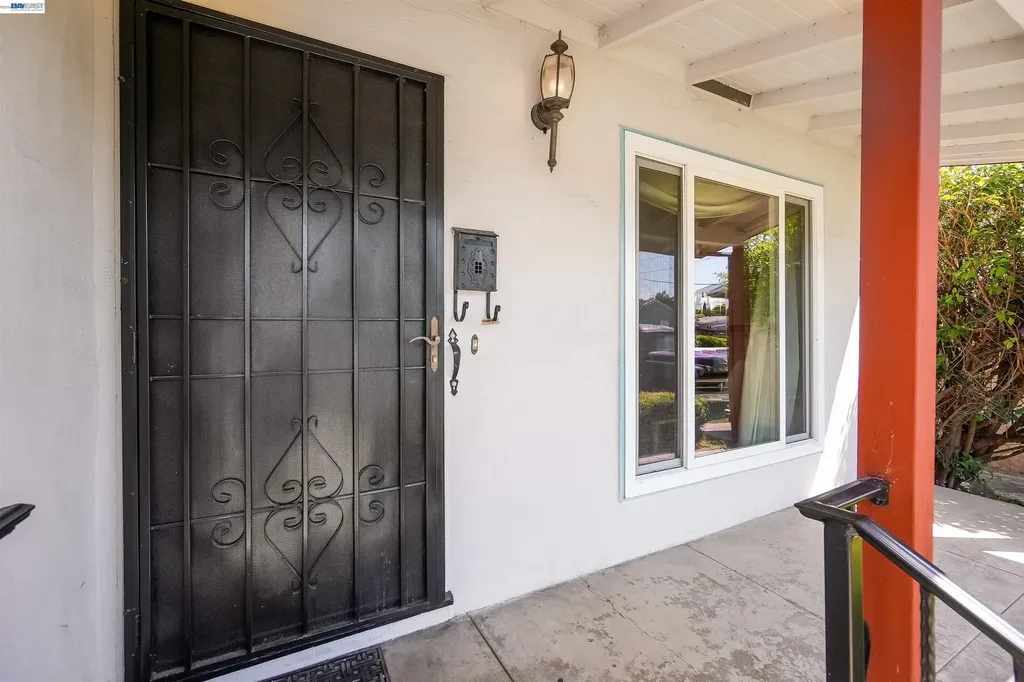 26462 Stanwood Avenue Hayward CA 94544