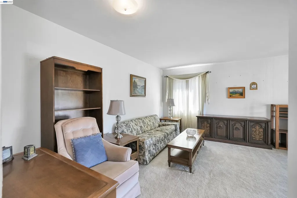 26462 Stanwood Avenue Hayward CA 94544