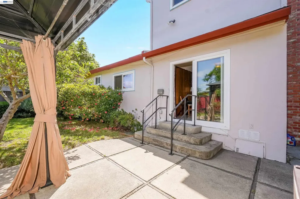 26462 Stanwood Avenue Hayward CA 94544
