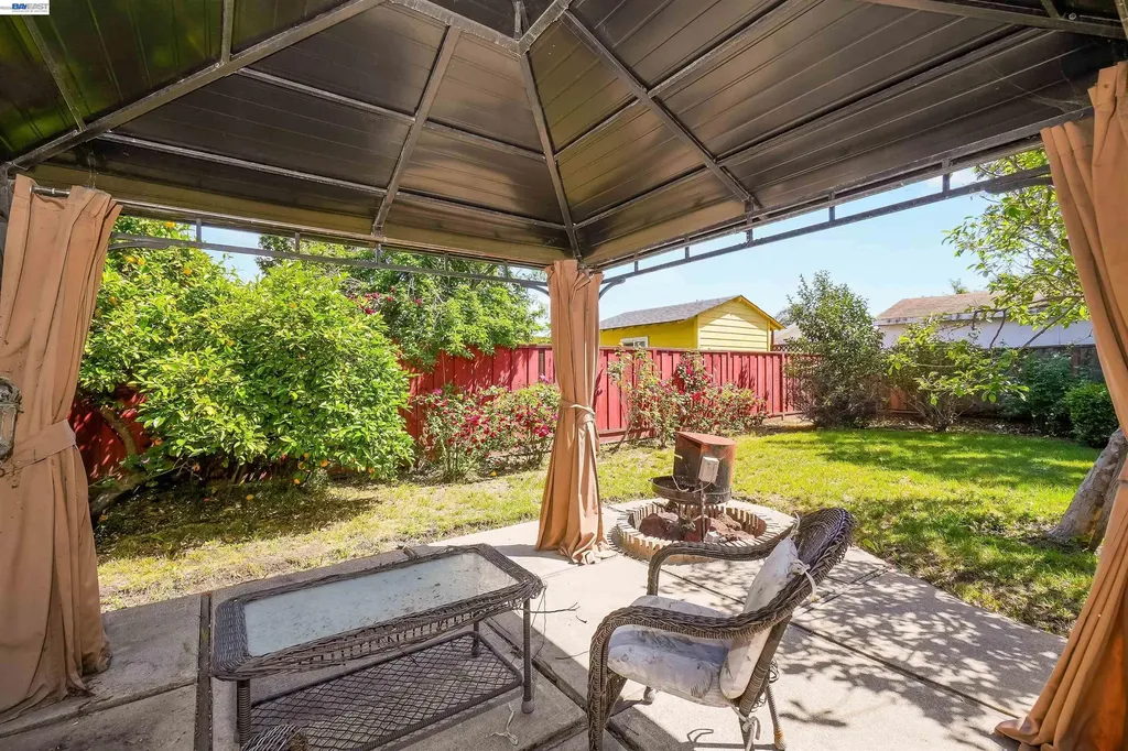 26462 Stanwood Avenue Hayward CA 94544