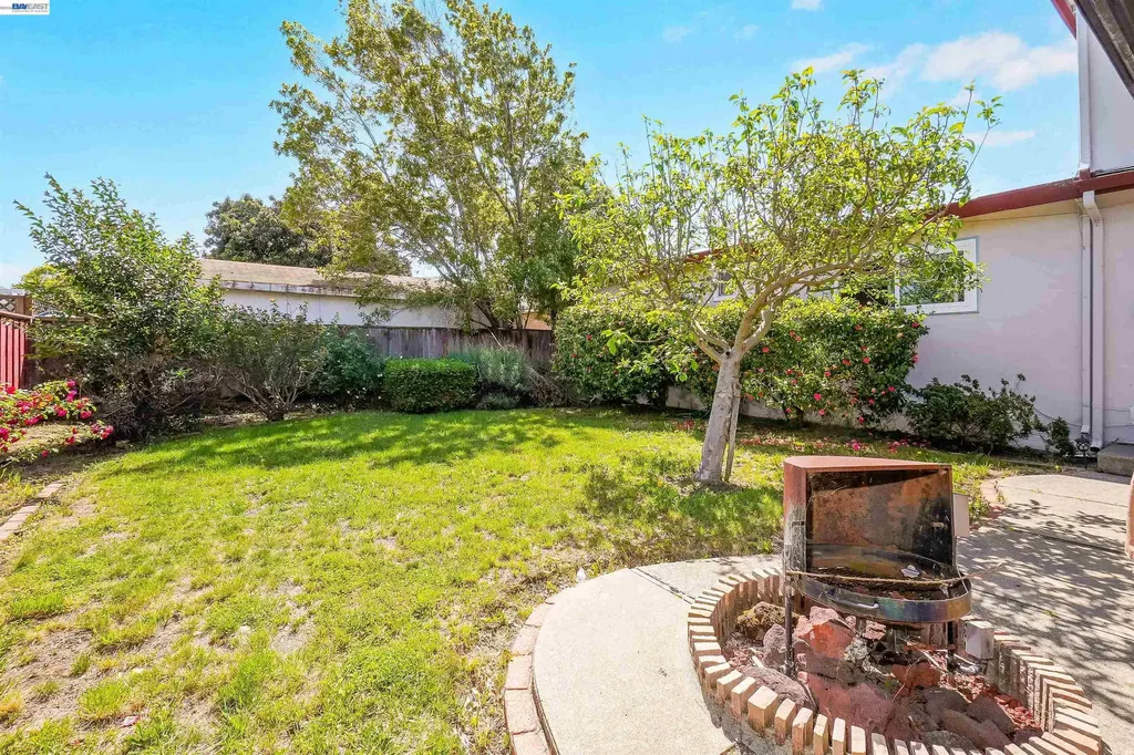 26462 Stanwood Avenue Hayward CA 94544