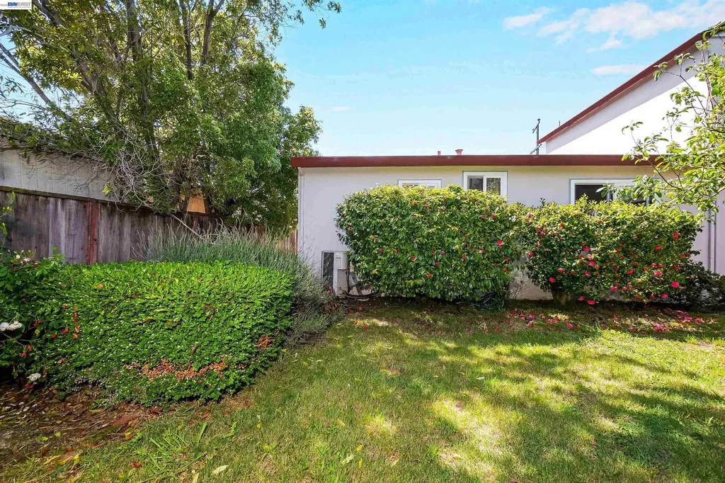 26462 Stanwood Avenue Hayward CA 94544
