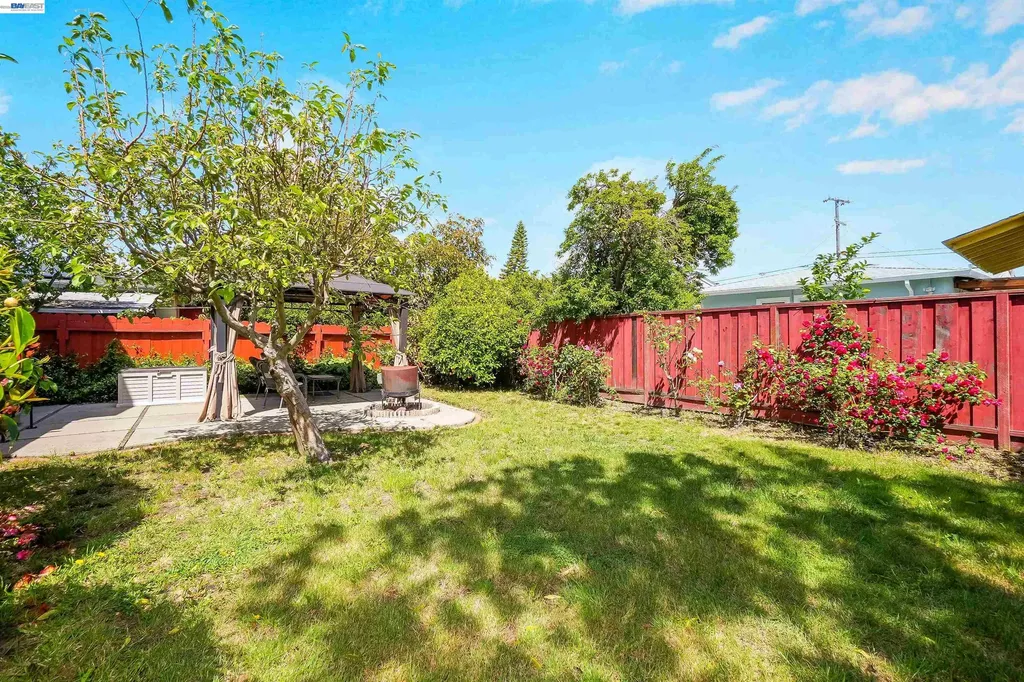 26462 Stanwood Avenue Hayward CA 94544