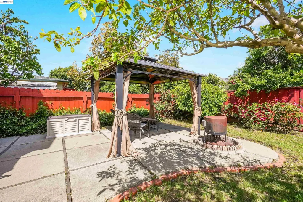 26462 Stanwood Avenue Hayward CA 94544