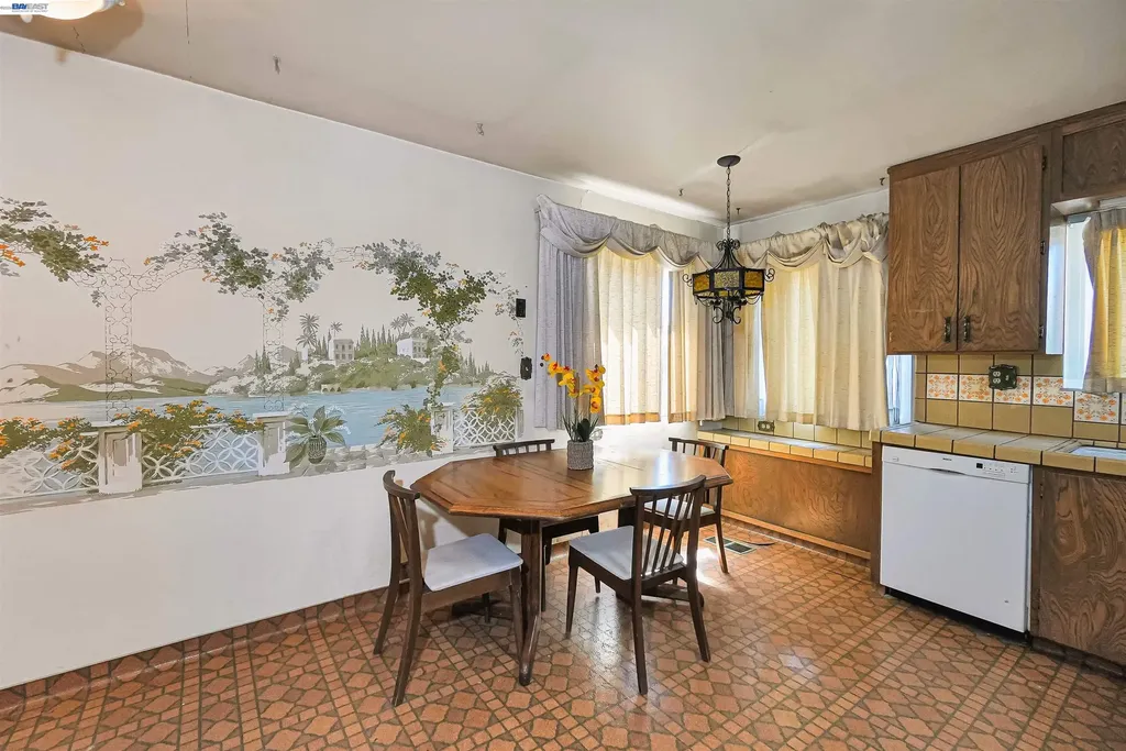 26462 Stanwood Avenue Hayward CA 94544