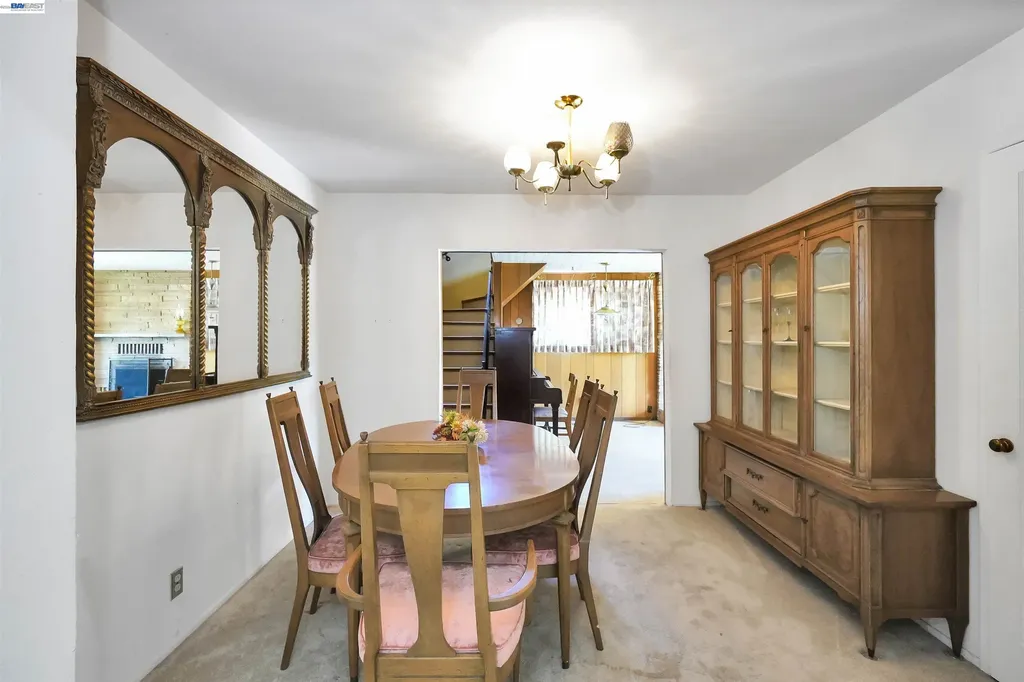 26462 Stanwood Avenue Hayward CA 94544