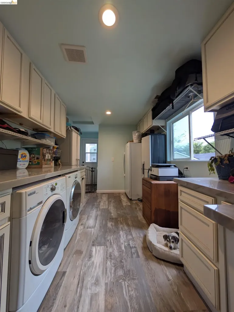 27422 Manon Hayward CA 94544
