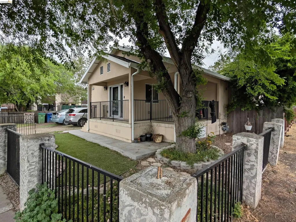 27422 Manon Hayward CA 94544