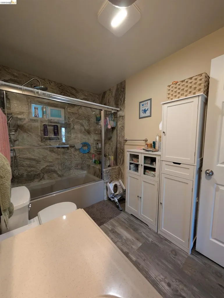 27422 Manon Hayward CA 94544