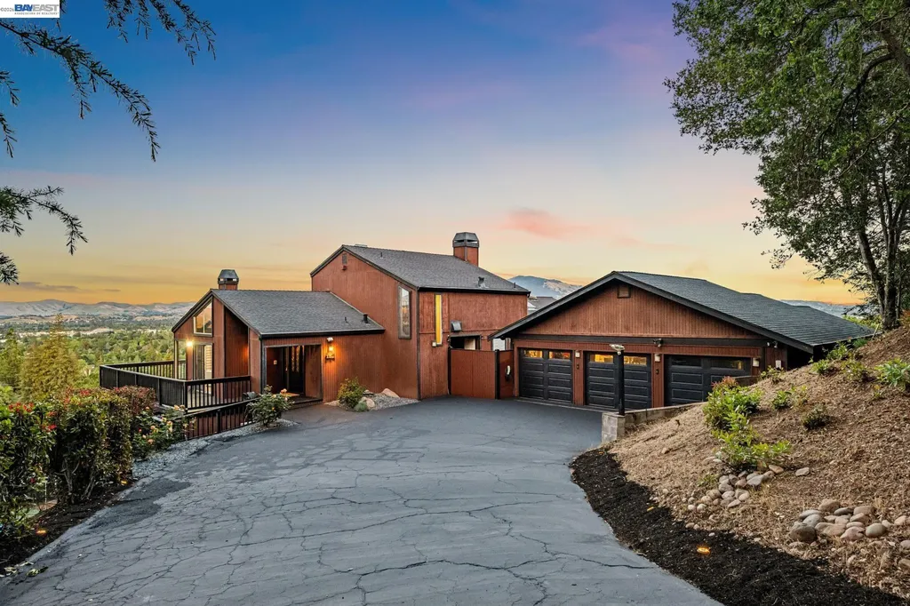 15 Surmont Court Lafayette CA 94549