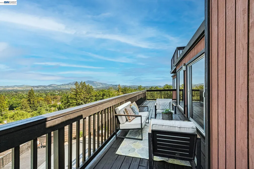 15 Surmont Court Lafayette CA 94549