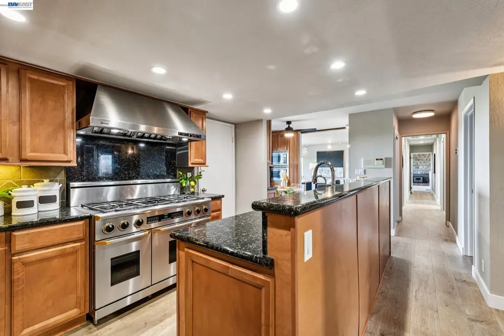 15 Surmont Court Lafayette CA 94549