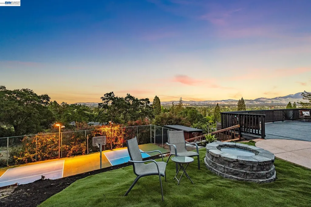 15 Surmont Court Lafayette CA 94549