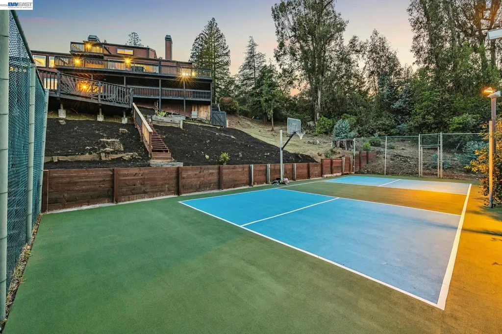 15 Surmont Court Lafayette CA 94549