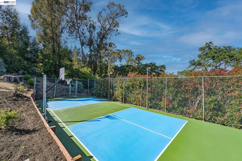 15 Surmont Court Lafayette CA 94549