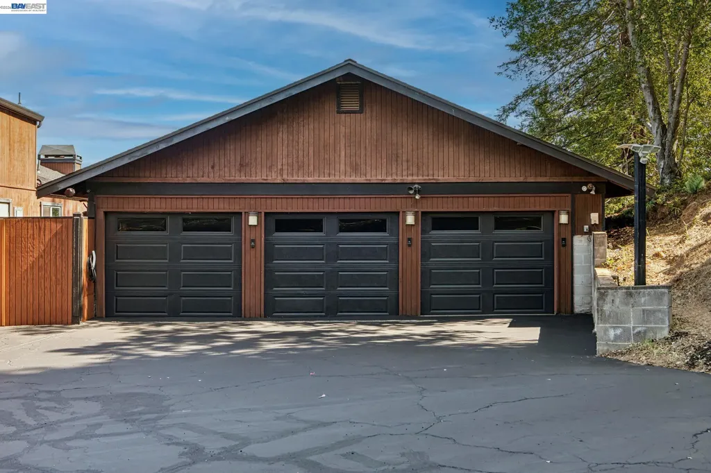 15 Surmont Court Lafayette CA 94549
