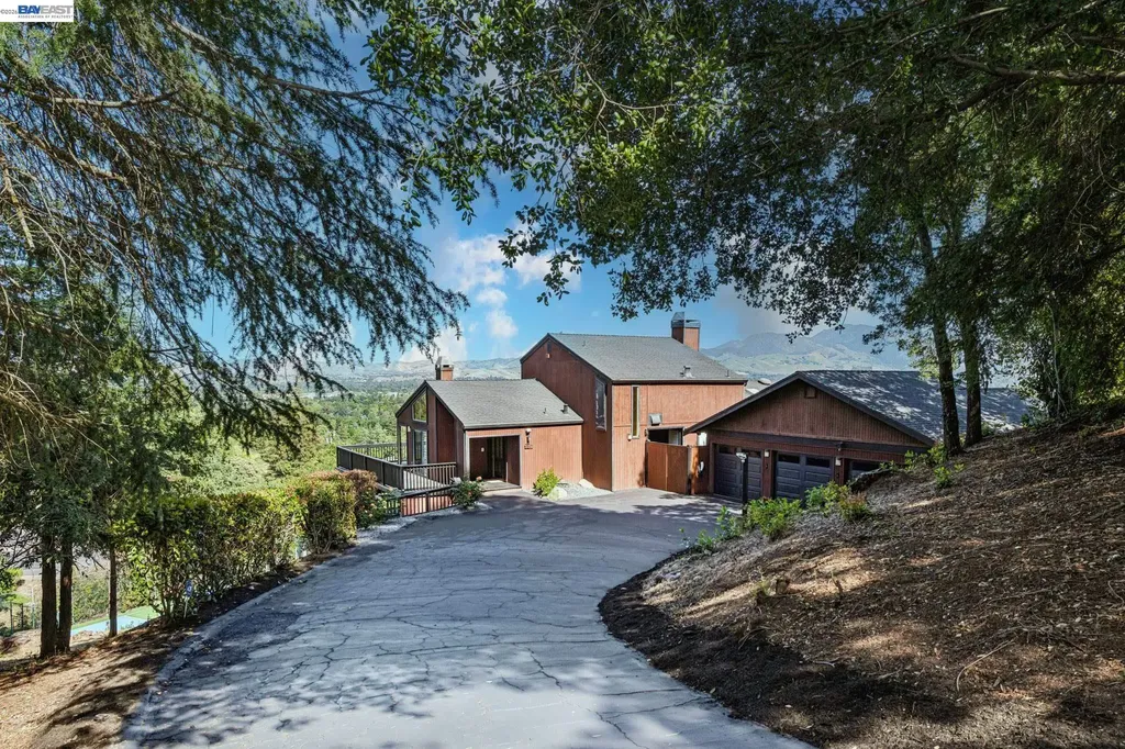 15 Surmont Court Lafayette CA 94549