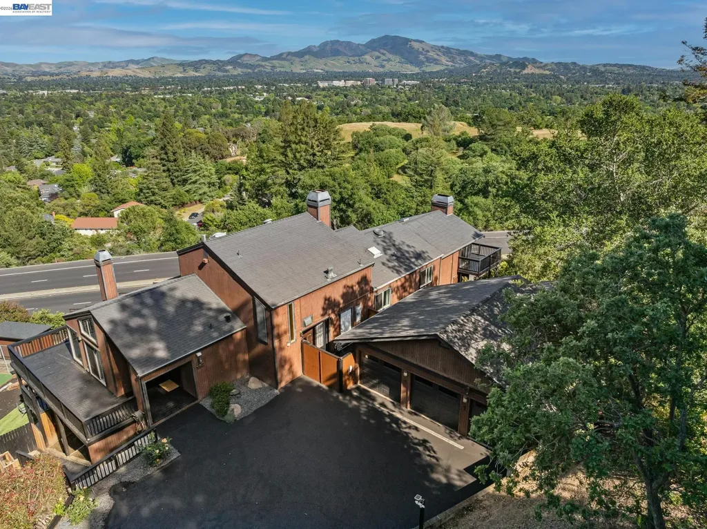 15 Surmont Court Lafayette CA 94549