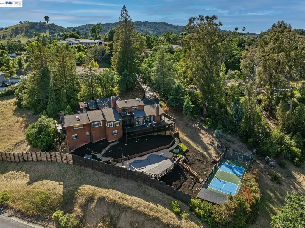 15 Surmont Court Lafayette CA 94549