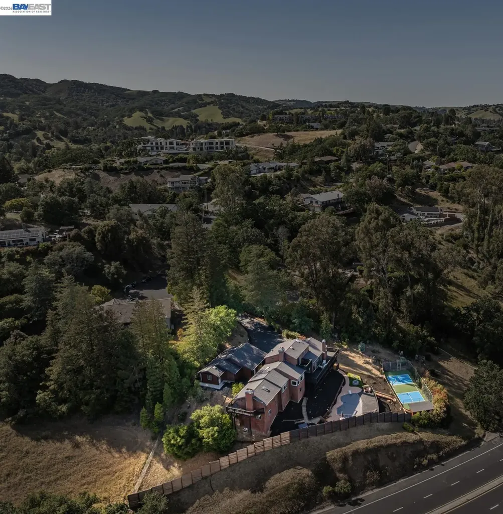15 Surmont Court Lafayette CA 94549