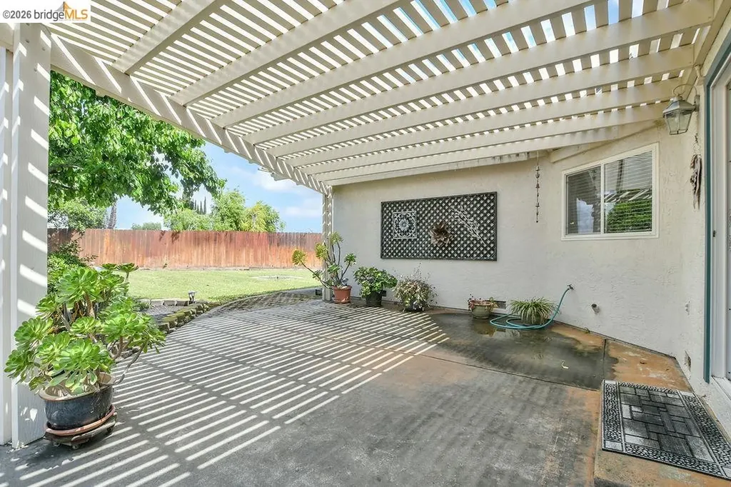 2212 Montevideo Drive Pittsburg CA 94565