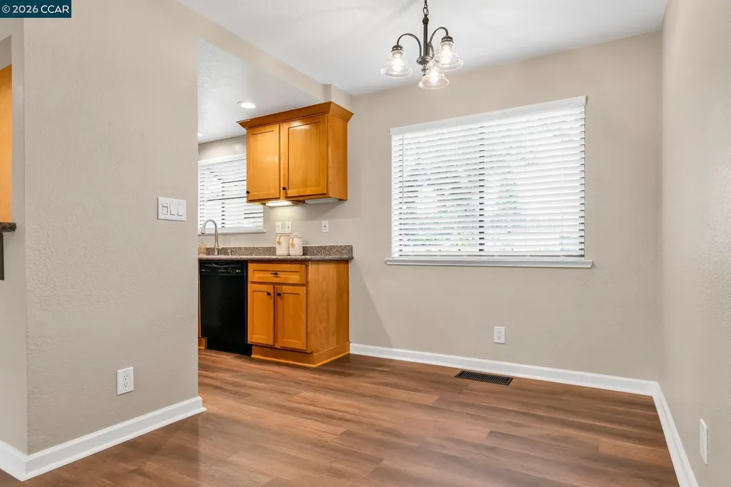 2827 Monument Boulevard Concord CA 94520