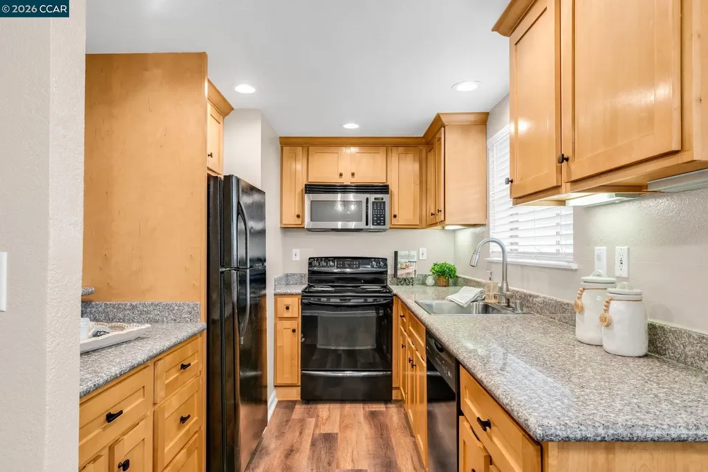 2827 Monument Boulevard Concord CA 94520