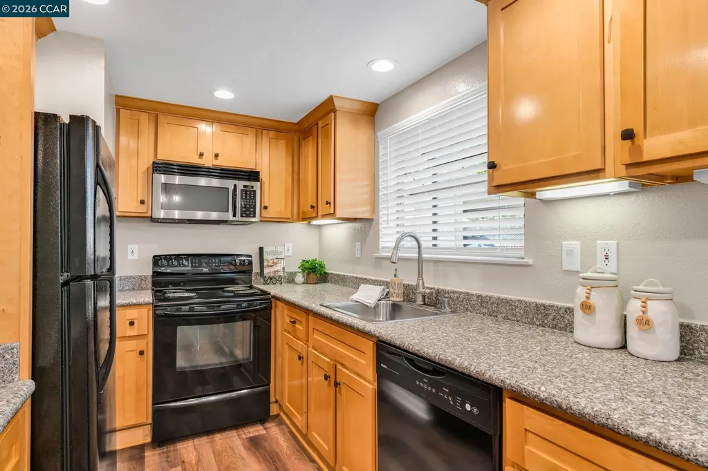 2827 Monument Boulevard Concord CA 94520