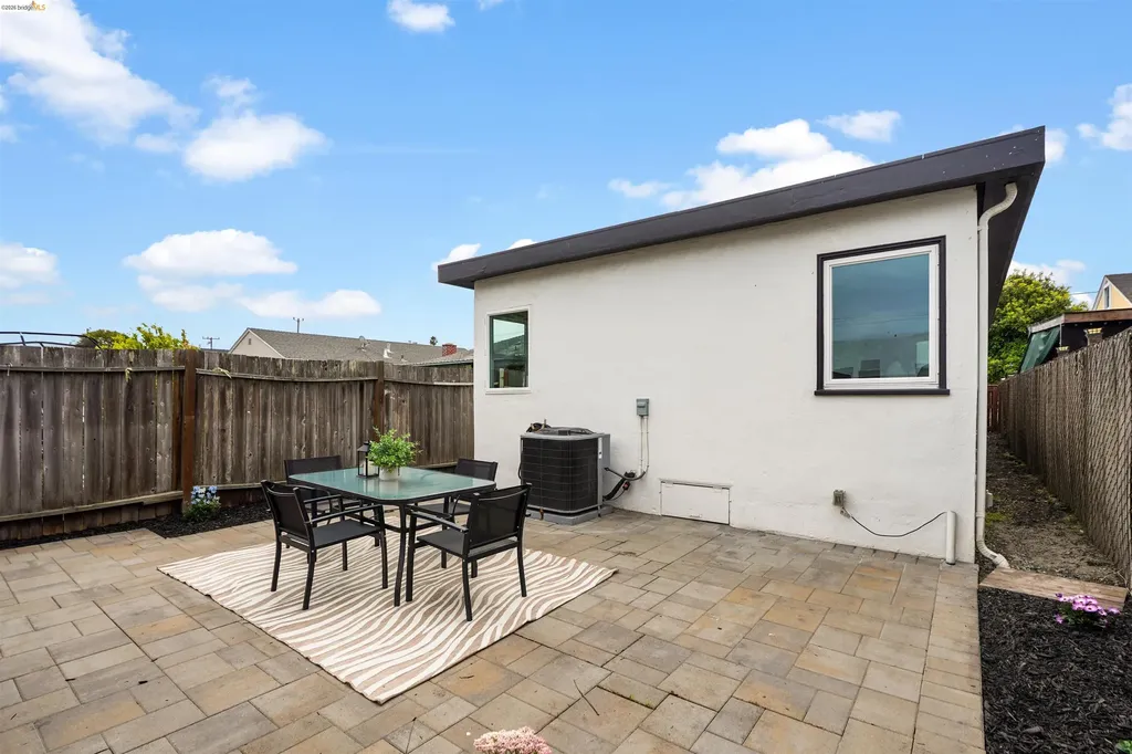 2339 Mcbryde Avenue Richmond CA 94804