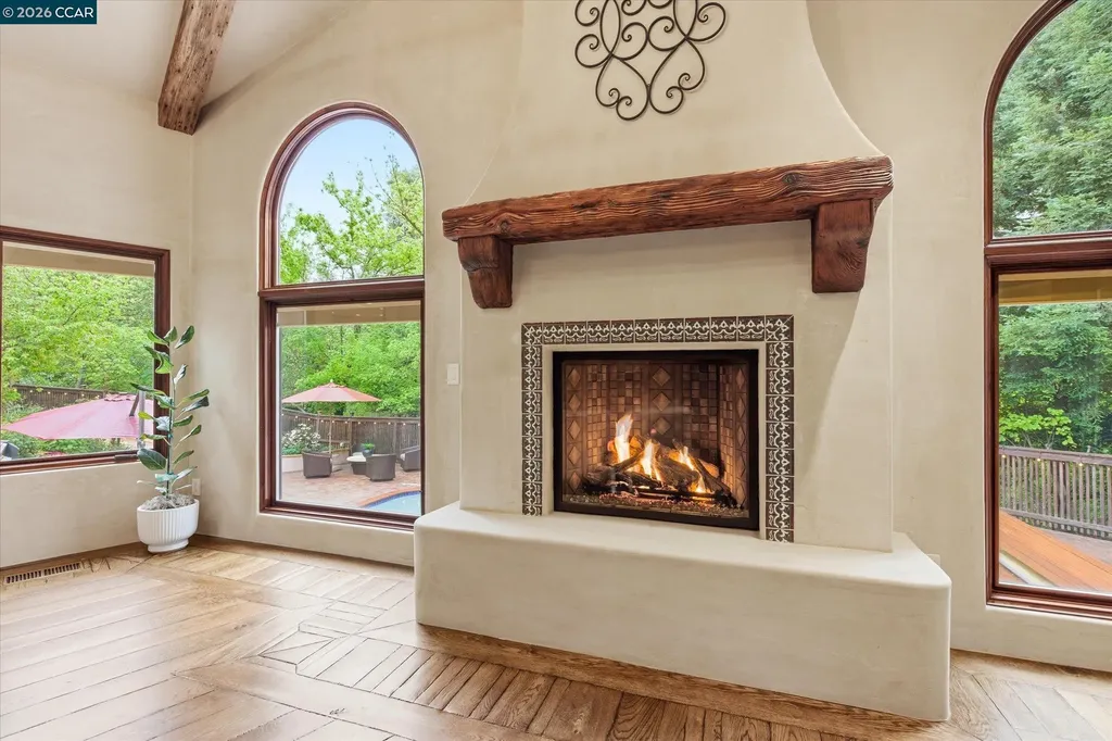 80 Rheem Boulevard Orinda CA 94563