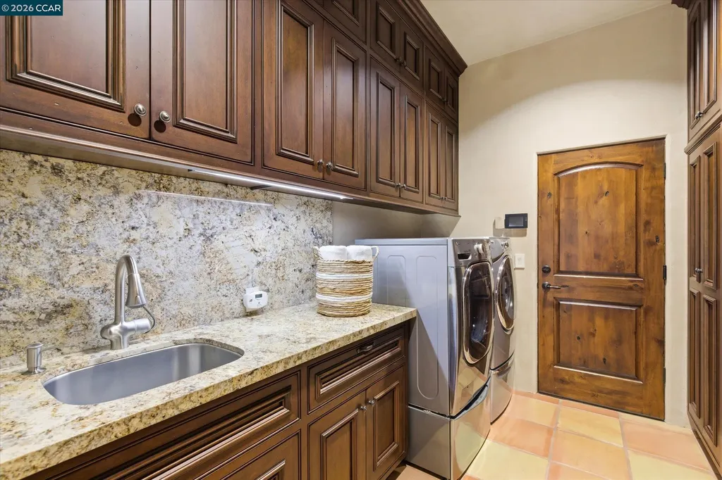 80 Rheem Boulevard Orinda CA 94563