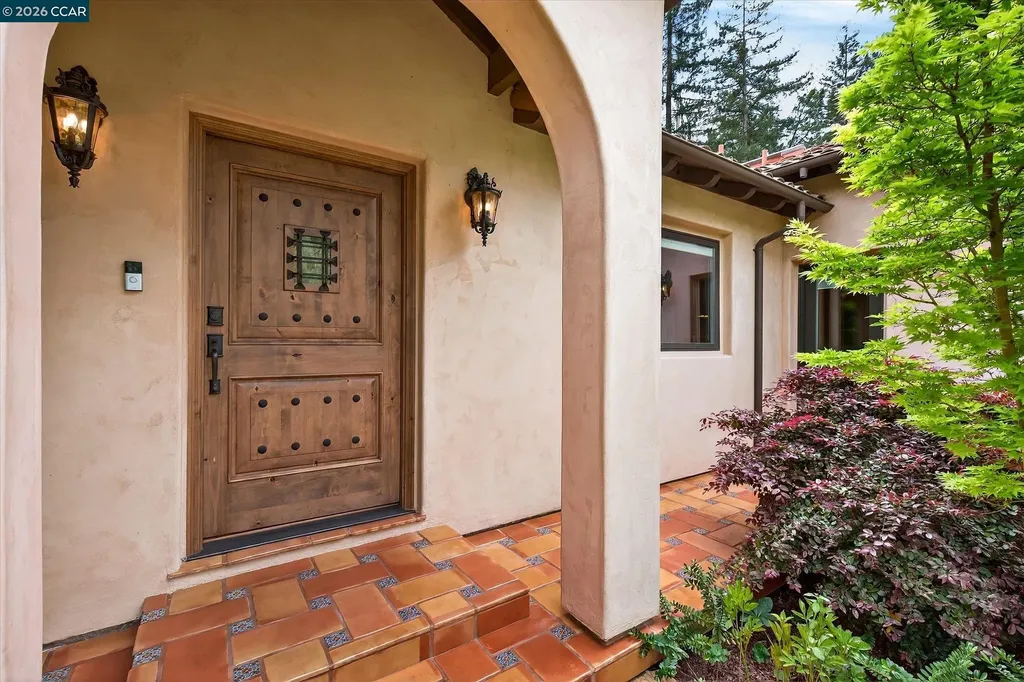 80 Rheem Boulevard Orinda CA 94563