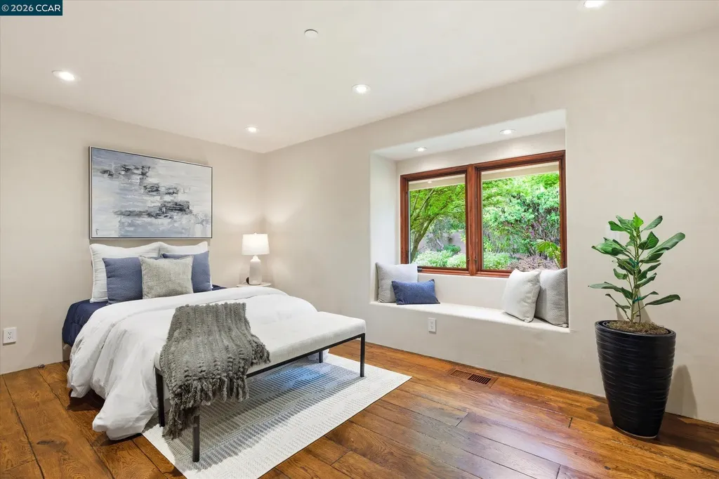 80 Rheem Boulevard Orinda CA 94563