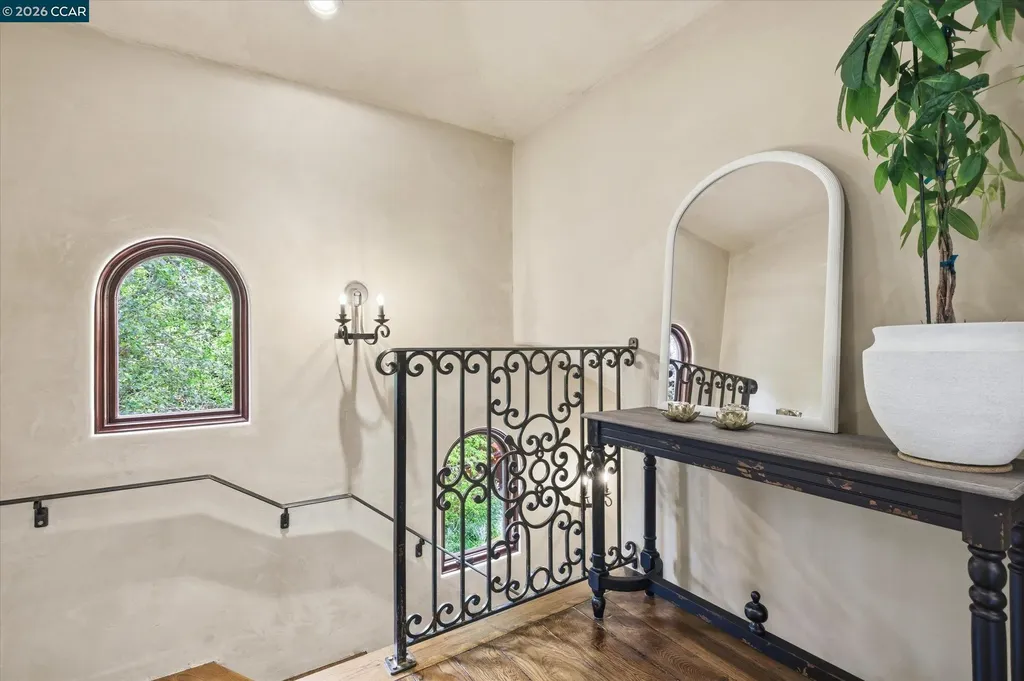 80 Rheem Boulevard Orinda CA 94563