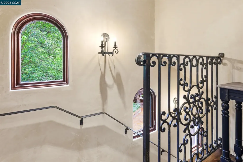 80 Rheem Boulevard Orinda CA 94563